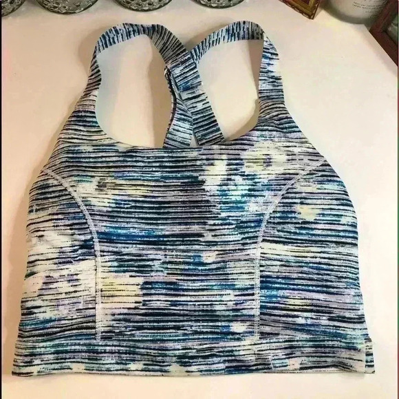 Lululemon lot of 2 sports Bra sz 4 - Picture 1 of 6